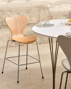 3177 Series 7 Junior chair chrome, Oak