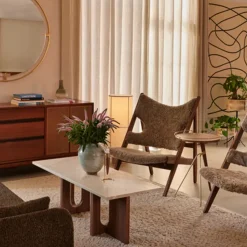 Androgyne lounge table, Sand/kunis breccia, dark stained oak legs