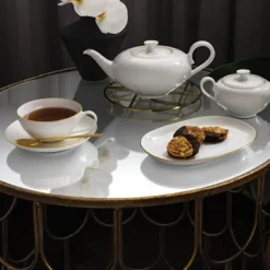 Anmut Gold teacup, White