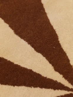 Arch hand tufted rug Ø130 cm, Dark brick-off white