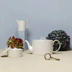 Arris teapot, white