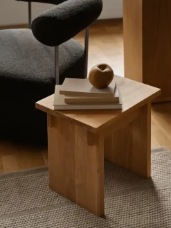 Artisan stool 30x40 cm, Warm lacquered oak