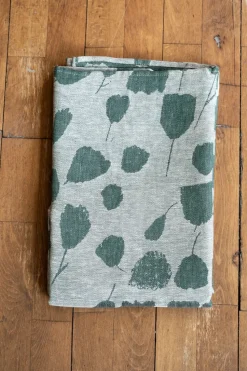 Bouquet table cloth 147x147 cm, Green-off-white