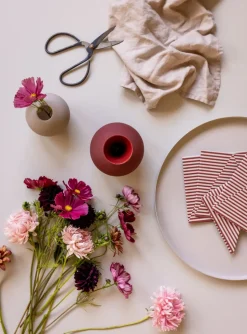 Broken Lines napkin 33x33 cm 20-pack, Berry-white