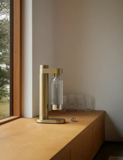 Brus carbonator, Brushed Brass