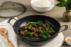 Ceramic wok pan 2 handles, 32 cm