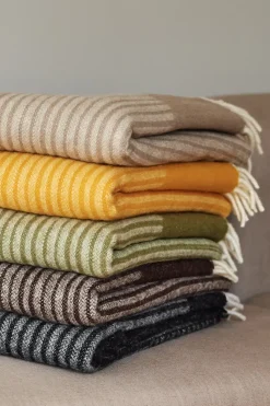 Circles wool throw 130x185 cm, Green