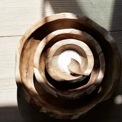 Cloud saltspoon, Nature