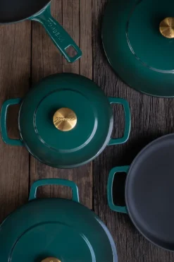 Combekk Enameled cast iron pot Ø32 cm, Holly Green-gold knob