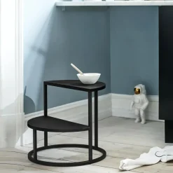 Dais step 1, Black