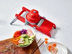 De Buyer Swing Plus mandoline, Red