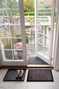 Dot doormat, Black-sand. 40x60 cm