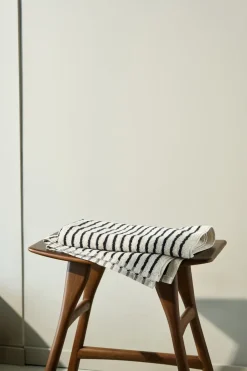 Drift bath towel 70x140 cm, White-black