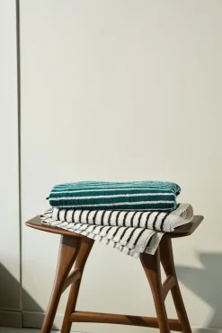 Drift bath towel 70x140 cm, White-black