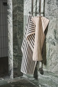 Drift towel 50x70 cm, White-black