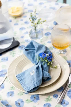 Eden waxed tablecloth 150x250 cm, Blue