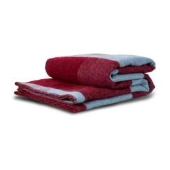 Embrace blanket 130x200 cm, Light blue-burgundy
