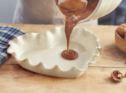 Emile Henry pie dish heart 1.5 L, Cream