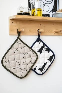 Gran quilted oven mitt 21x21 cm, White-black