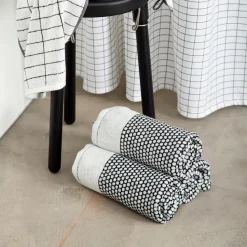 Grid towel 70x140 cm, Black-off white