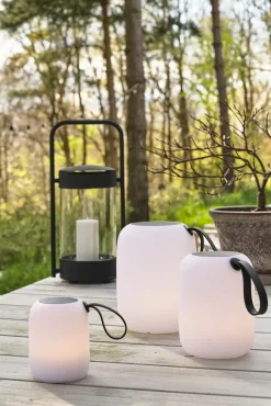 Hav lounge lamp with solar cells Ø21 cm, White-black