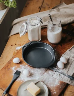 Karabo baking tin Ø24.5 cm, Grey-black