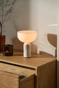 Kizu portable table lamp, White marble