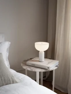 Kizu portable table lamp, White marble