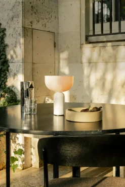 Kizu portable table lamp, White marble