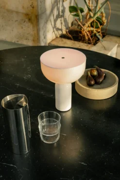 Kizu portable table lamp, White marble
