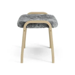 Lamini children's foot stool laquered oak/sheep skin, Scandinavian Grey (grey)