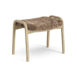 Lamini children's foot stool laquered oak/sheep skin, Sahara (nougat brown)