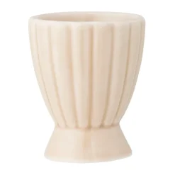 Latina egg cup, Nature