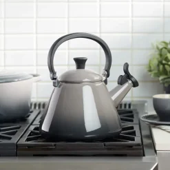 Le Creuset Kone kettle with whistle, Flint