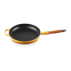 Le Creuset Signature frying pan wooden handle 28 cm, Nectar