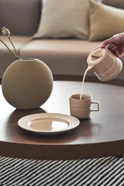 Lines milk jug 50 cl, beige