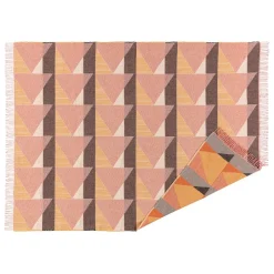 Metric cotton throw, pink