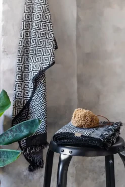 Morocco towel 70x135 cm, Black-white