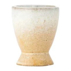 Paula egg cup, Nature