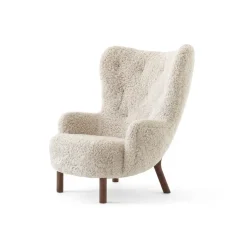 Petra VB3 high armchair, Oiled Walnut-Sheepskin Moonlight