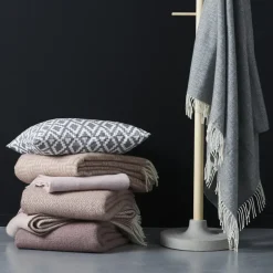 Pulse wool throw, nude