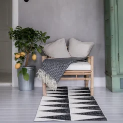Rime rug black, 70x200 cm
