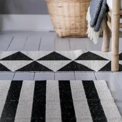 Rime rug black, 70x250 cm