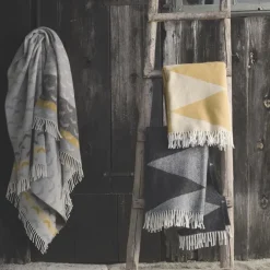 Rime wool throw, charcoal
