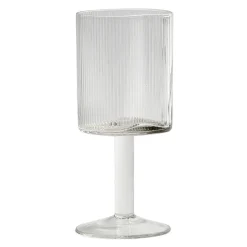 Ripe red wine glass, Clear