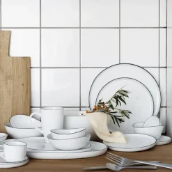 Salt plate without dots, Ø 18 cm