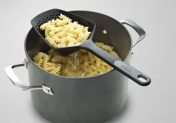 Scoop Plus colander 34 cm, Black