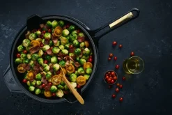 Signature Frying Pan Polished Cast Iron 30 cm, Black
