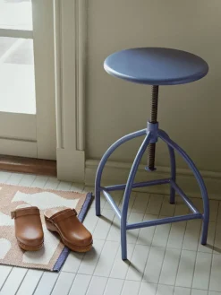 Sire stool, Blue