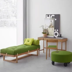Stay day bed, Fabric green. frame in white oiled oak